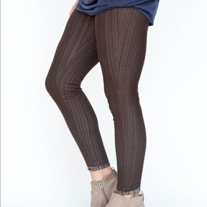 NWT Agnes & Dora knit jeggings-Size Med. in Olive